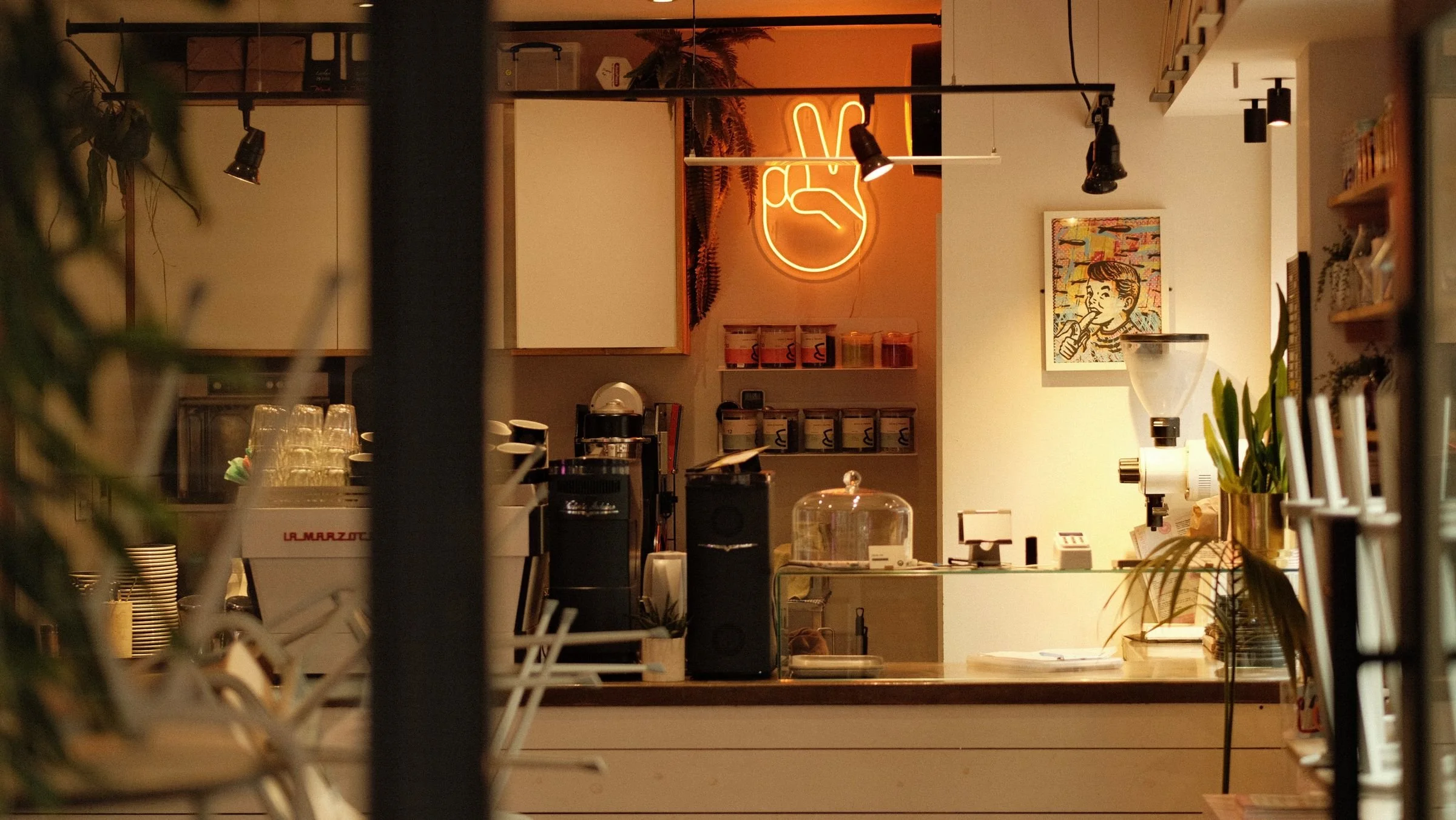 How Lenders Read Dishonours on a Cafe Trading Account