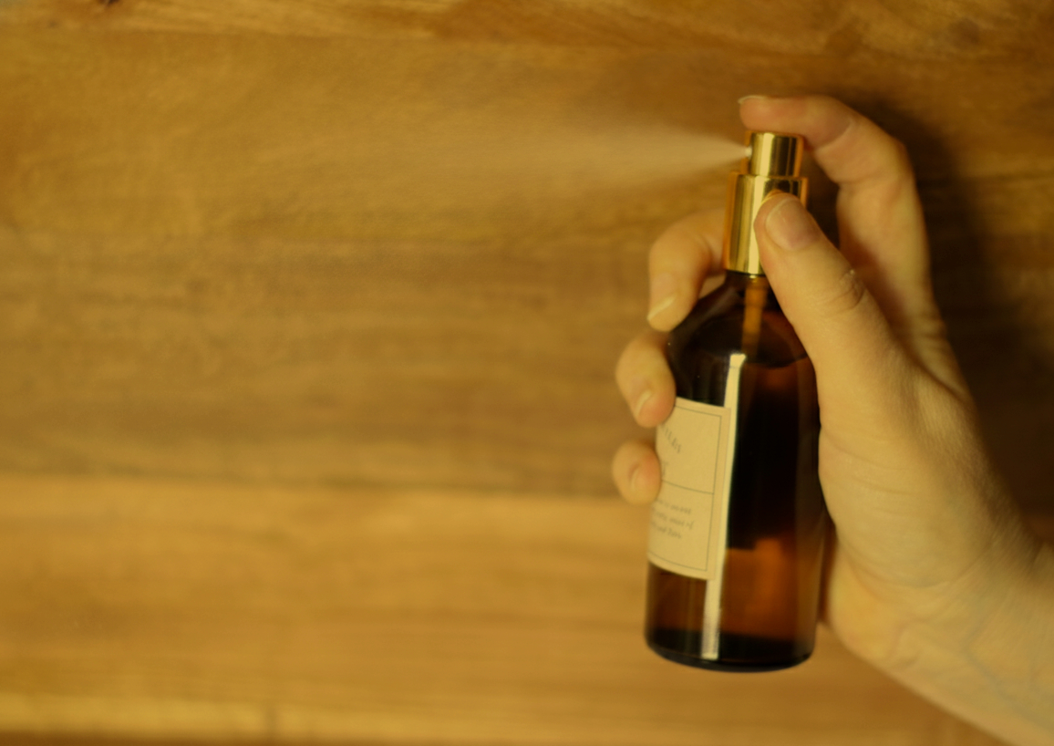 Spray%2Bcoming%2Bout%2Bof%2Bbottle.png