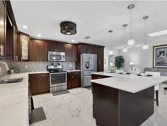LAURENS MOMS HOUSE .25.png