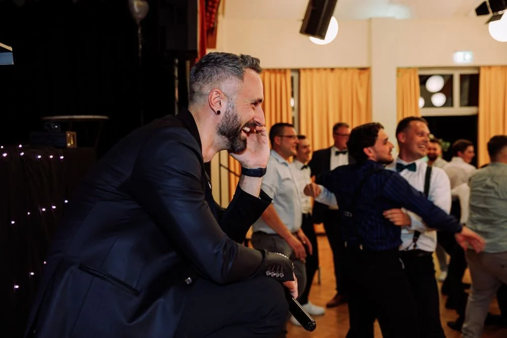 Tamada mit DJ für deutsch russische Hochzeit und freier Redner für freie Trauung Stas köln Kopie.jpg