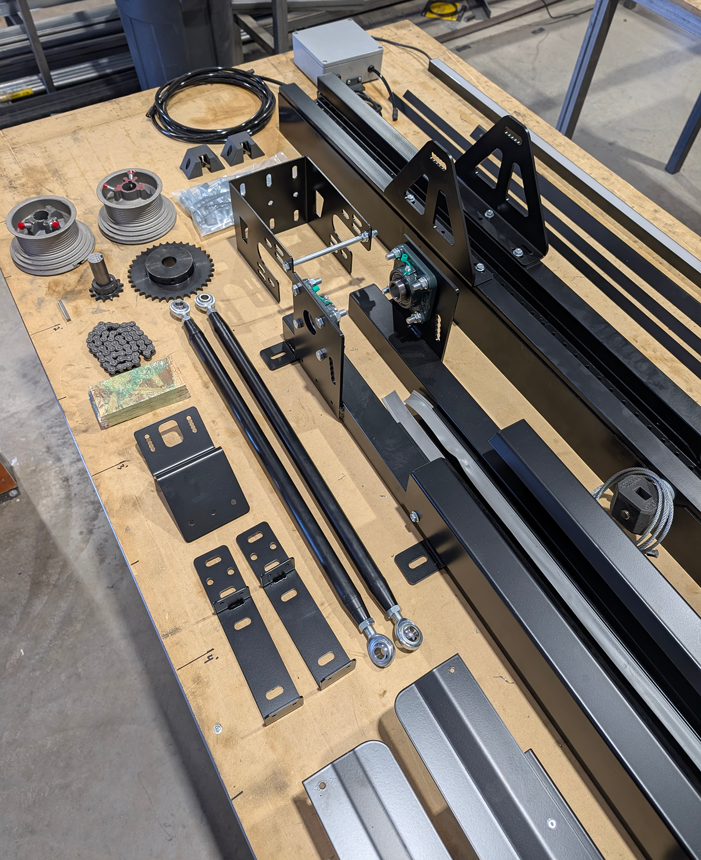 detail-trackless-hardware-kit.png