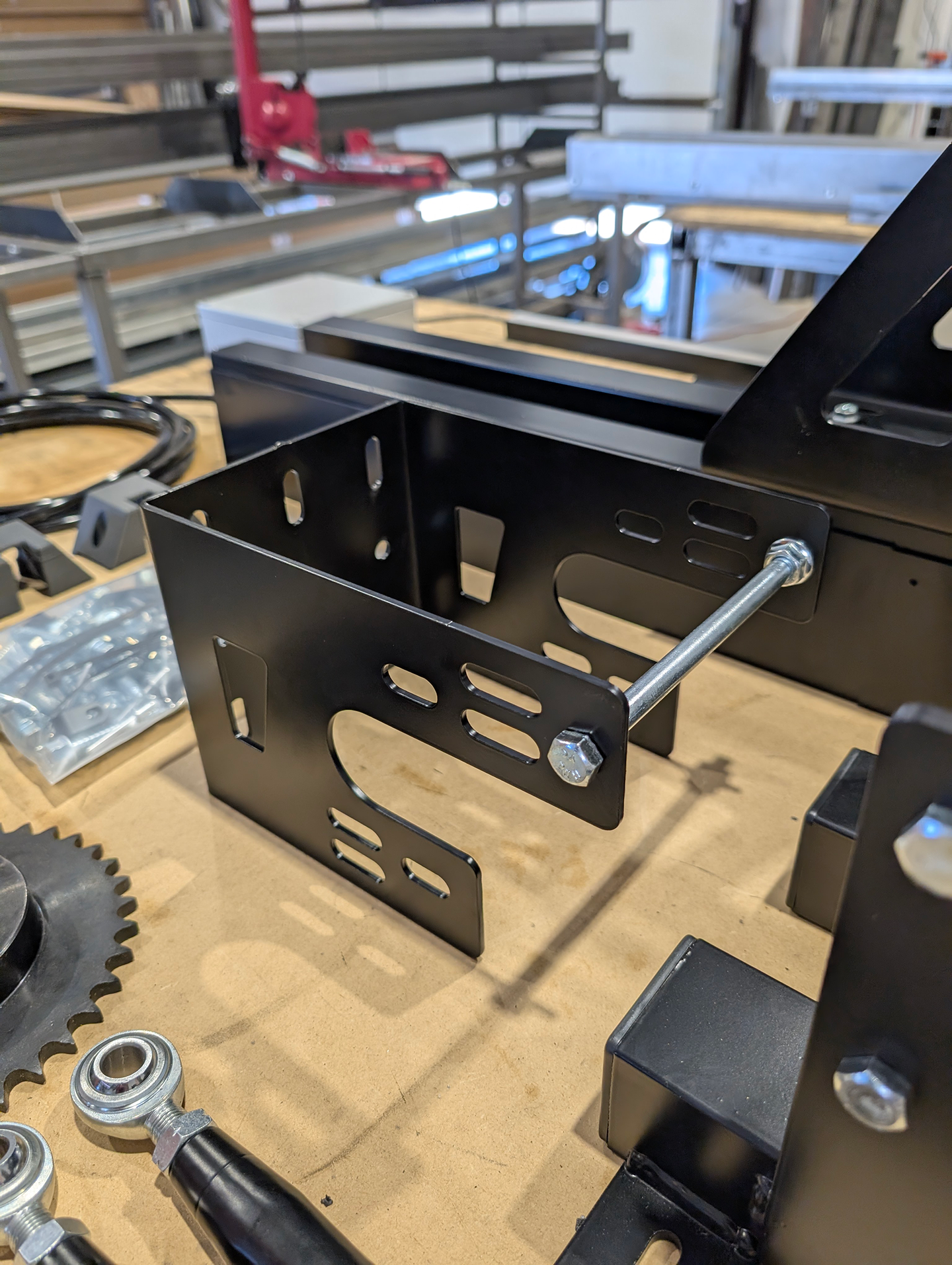 detail-trackless-hardware-kit-2.png