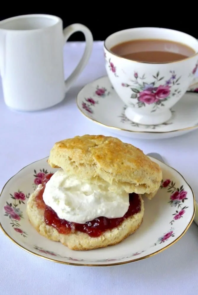 Clotted-Cream-for-Afternoon-Tea-2-669x996.jpg
