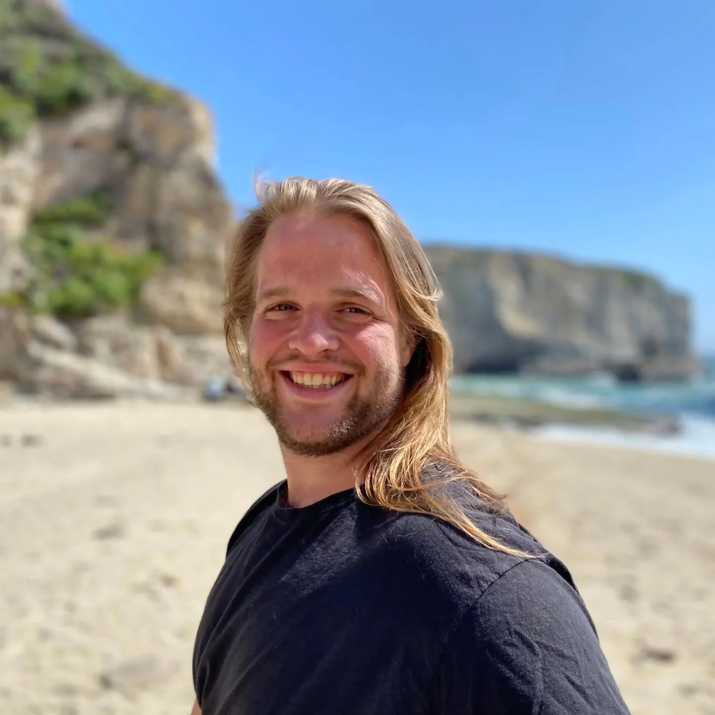✨ Meet Our Team ✨
Andrew Johnson is a certified Foundation Training Instructor dedicated to guiding individuals on their path to healing their bodies and enhancing their overall well-being.

❤️ Why Foundation Training ❤️
Foundation Training a series 