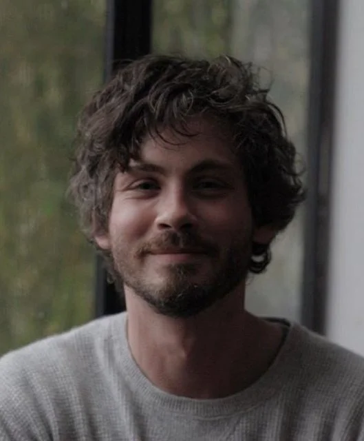 Robin Clay was barely into his mid twenties when the world ended, sworn into full military service only weeks before the epidemic tore through cities, bases, and command structures alike. Trained in reconnaissance, firearms, stealth movement, and fie