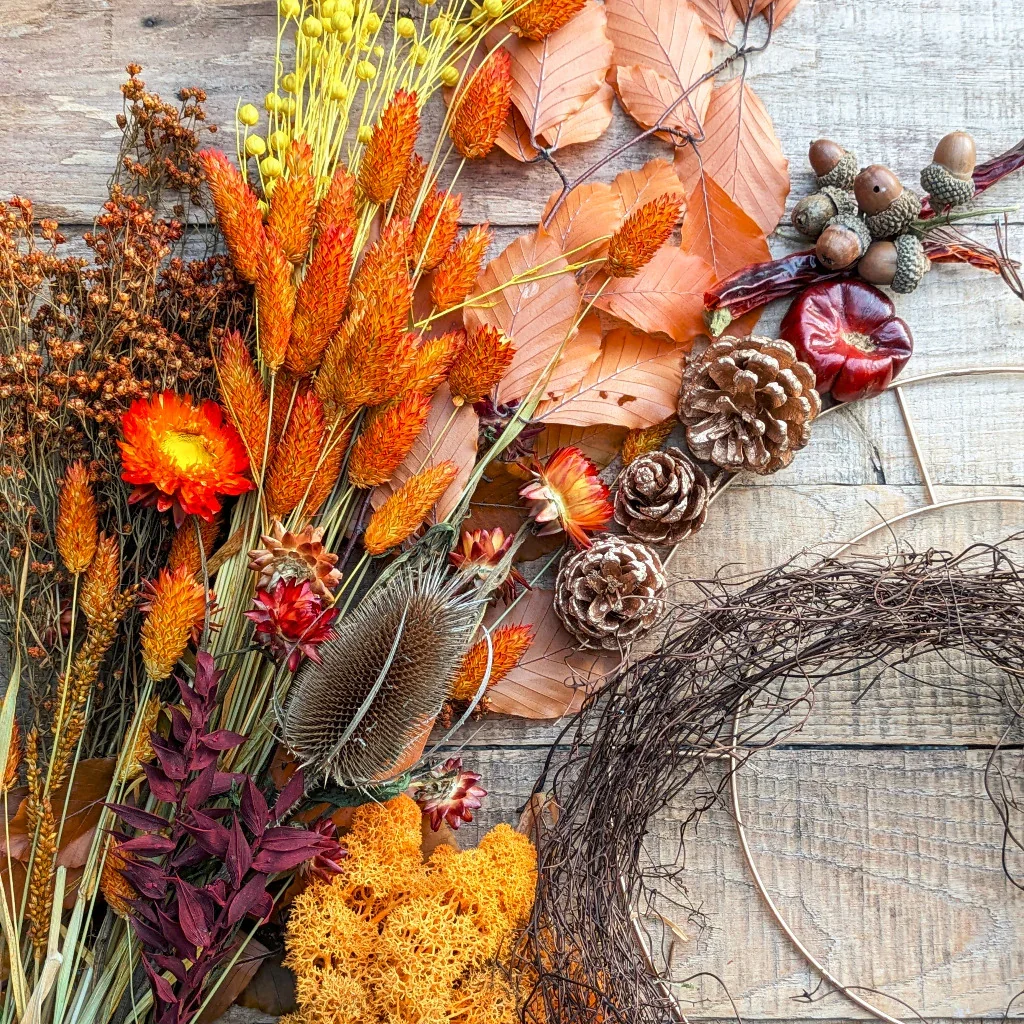 AutumnFlower_FoliageWreathKit.webp