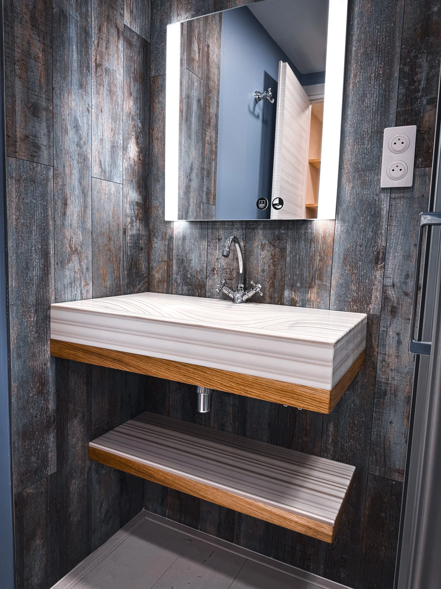 meuble-vasque-salledebain-corian-bastia3.jpg