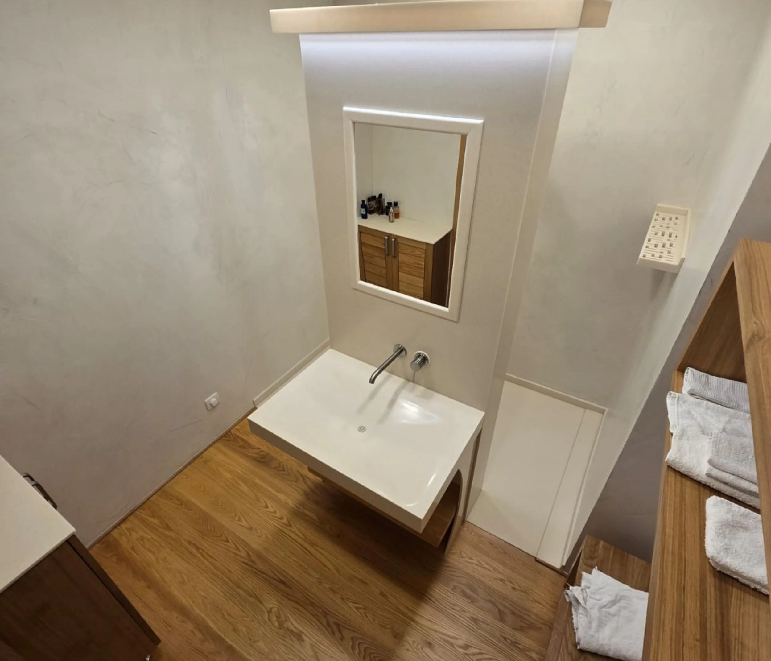 Salle de bain en Corian et Bois
