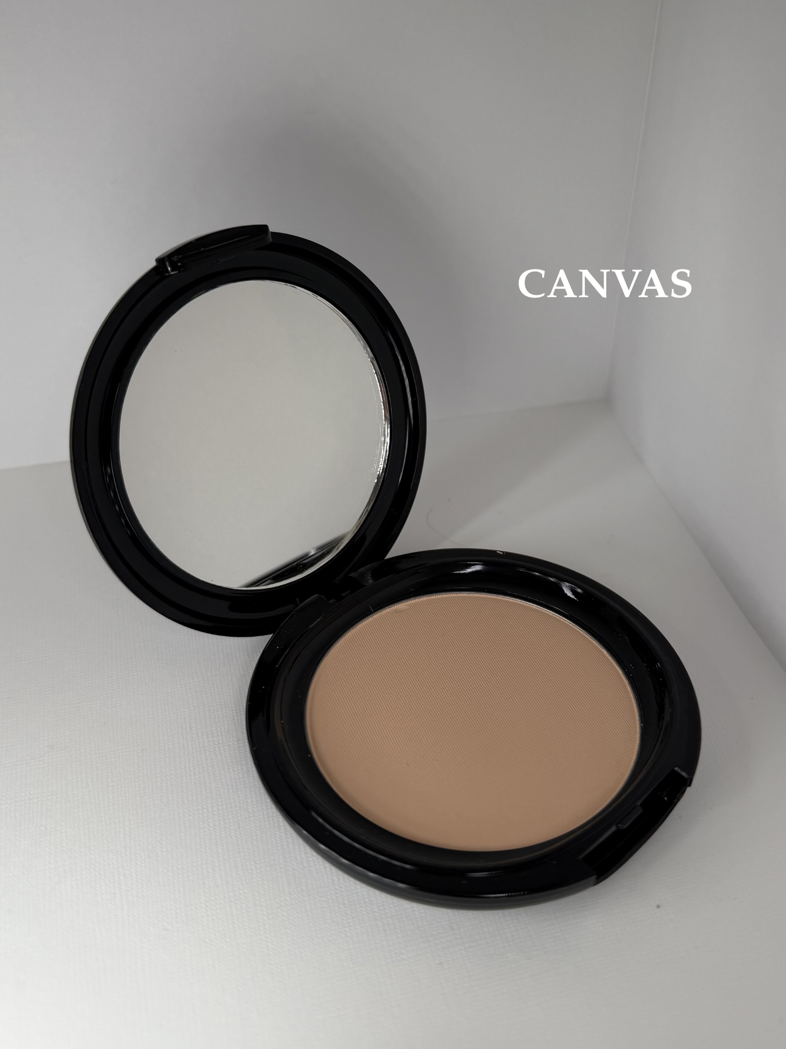 Photochromatic Pressed Powder