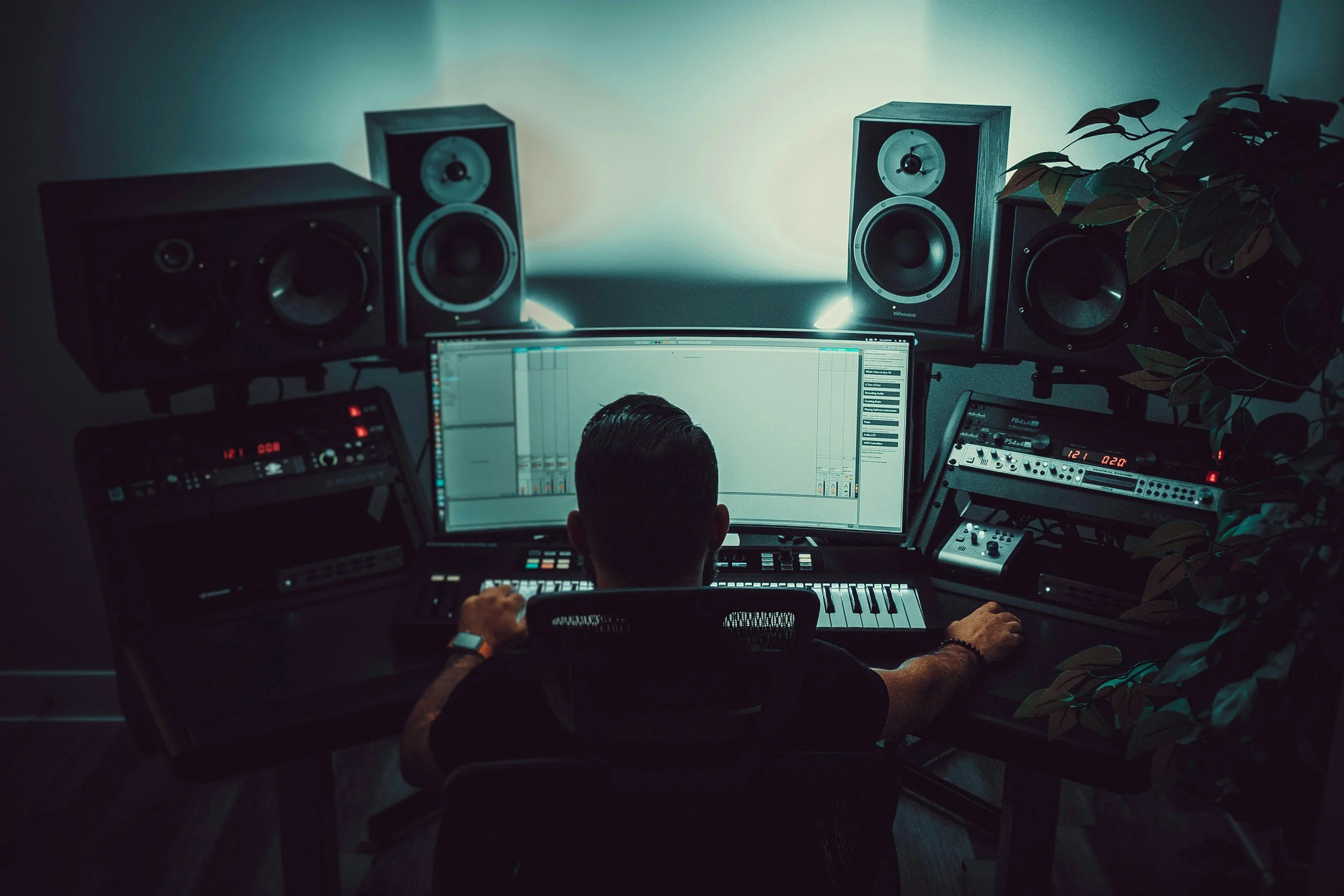 Year-End Tax Planning for Musicians: Your Q4 Checklist Before December 31