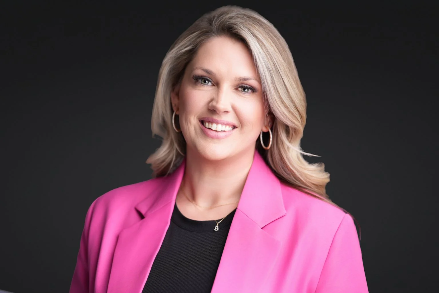 Professional business headshot photographer in Northern Virginia