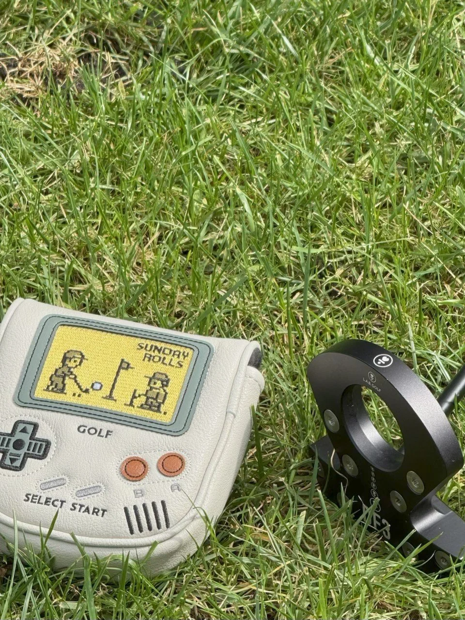 headcover with putter.jpeg