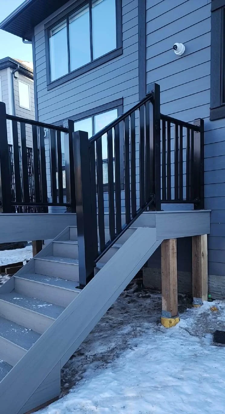 Composit board deck with aluminum railing 