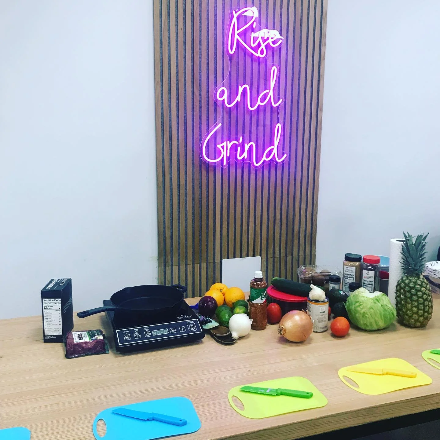 Stepping slightly out of my comfort zone, and making use of my snazzy new electric burner. We came, we cooked, we ate! Really though, I was actually a little nervous about this class, as I tend to lean pretty hard on my baking background rather than 