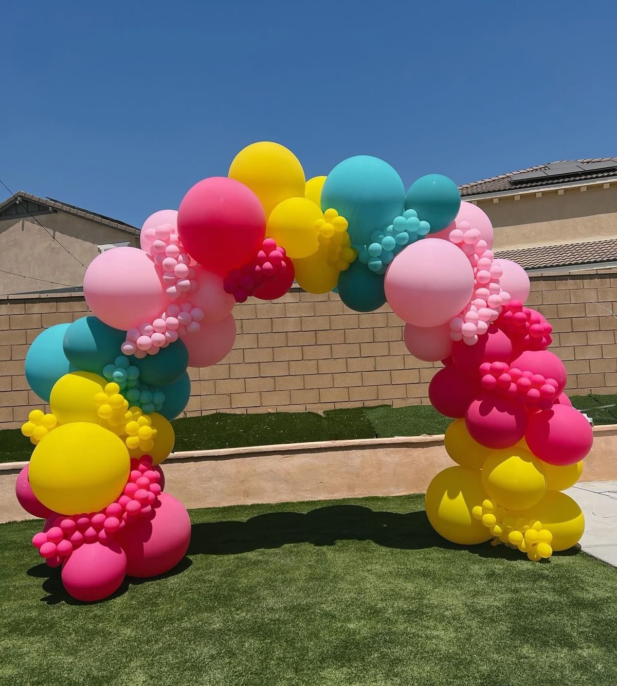 10ft organic balloon arch