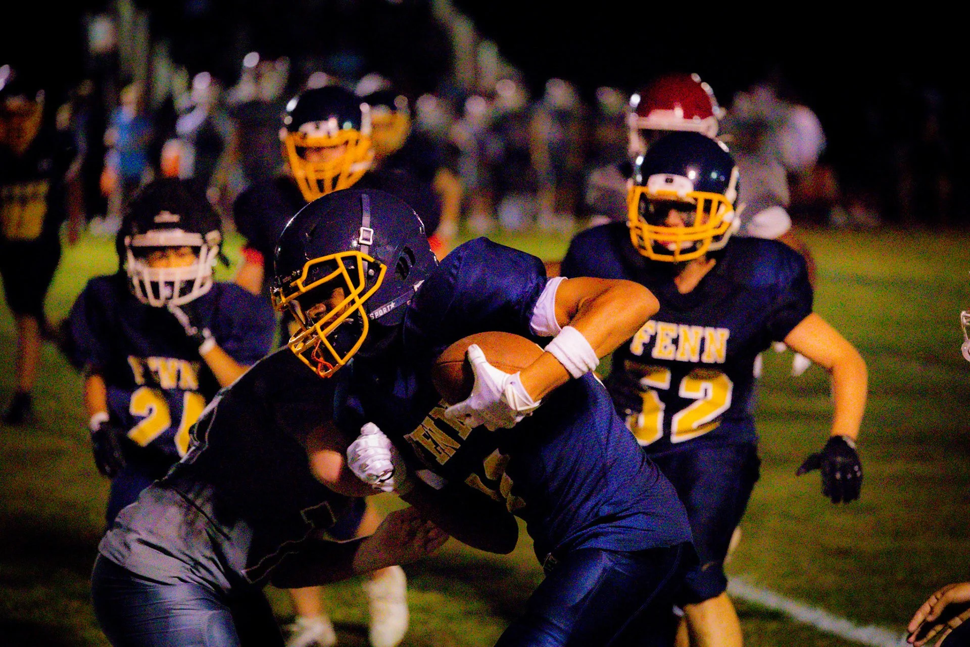ff072537-6ad8-44d5-a7bf-6e8538dd0b1a_rw_1920 football.jpg