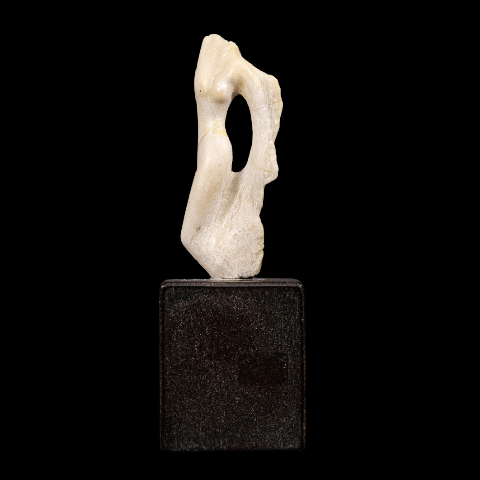 "Encircled", marble on granite base, 6.5 × 2 × 1.5 in., 2007