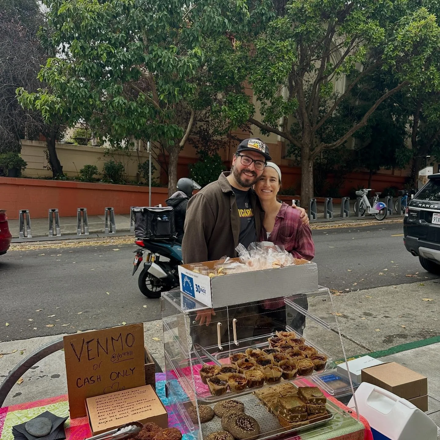 another successful bakes not bombs bakesale! this round we donated to @glidesf foundation programs and were able to raise $812!

thanks to @doloresdeluxesf for hosting us and&hellip;
@redhead_ryan for the most popular PUMPKIN SPICE DONUTS and many ho