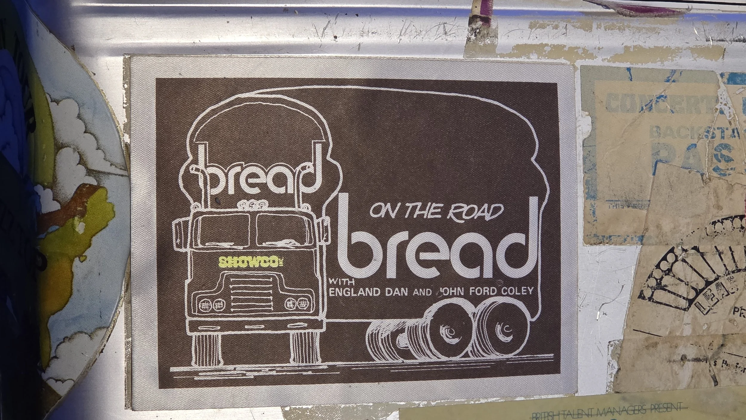 BREAD SHOWCO Sticker-Satt (1).jpg