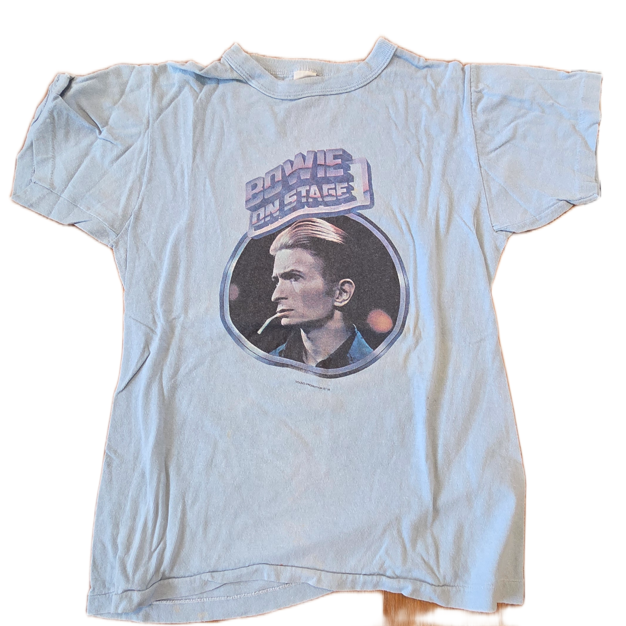 1976+DAVID+BOWIE+ON+STAGE+SHIRT.png