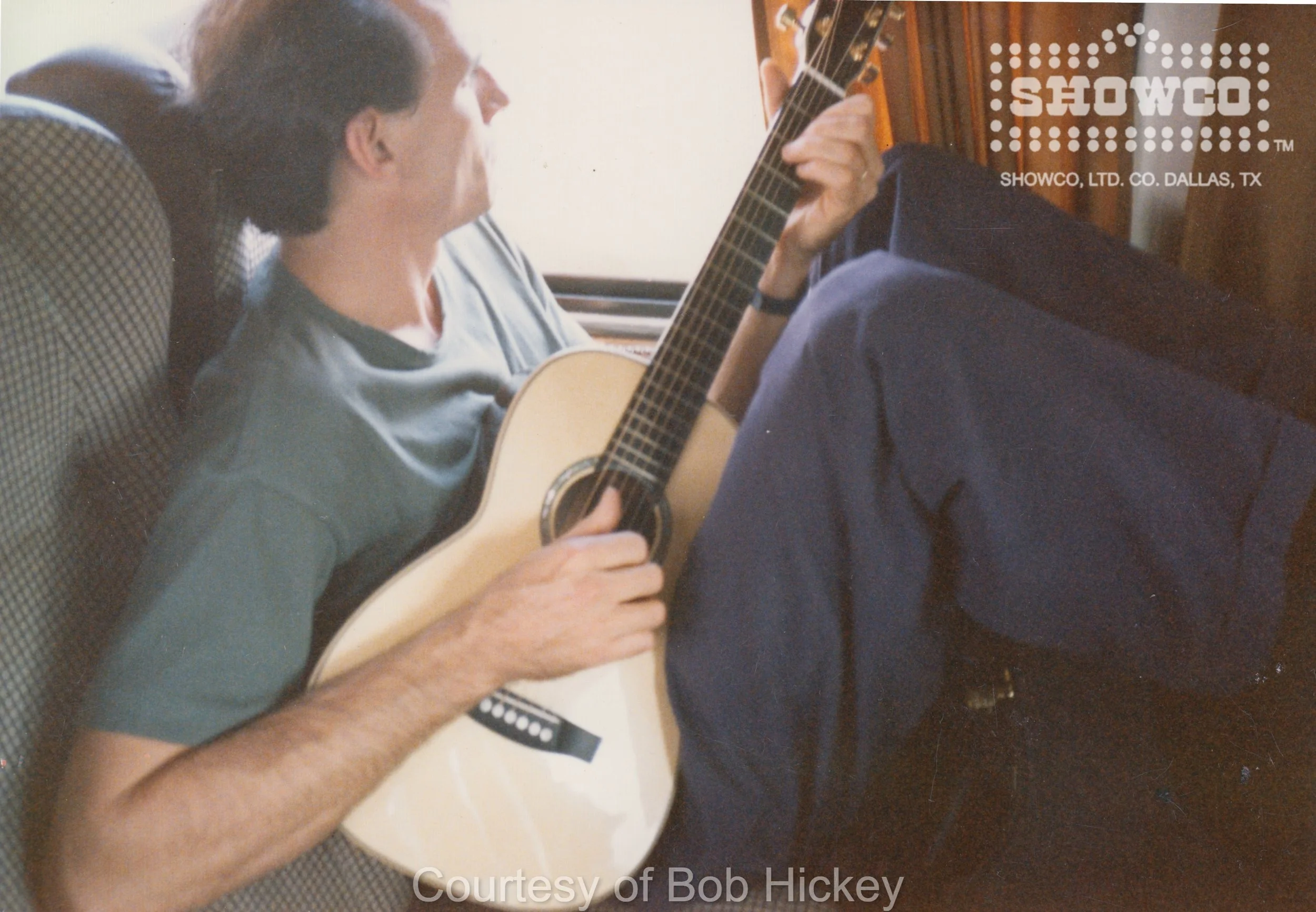 TAYLOR GUITAR BUS.jpg