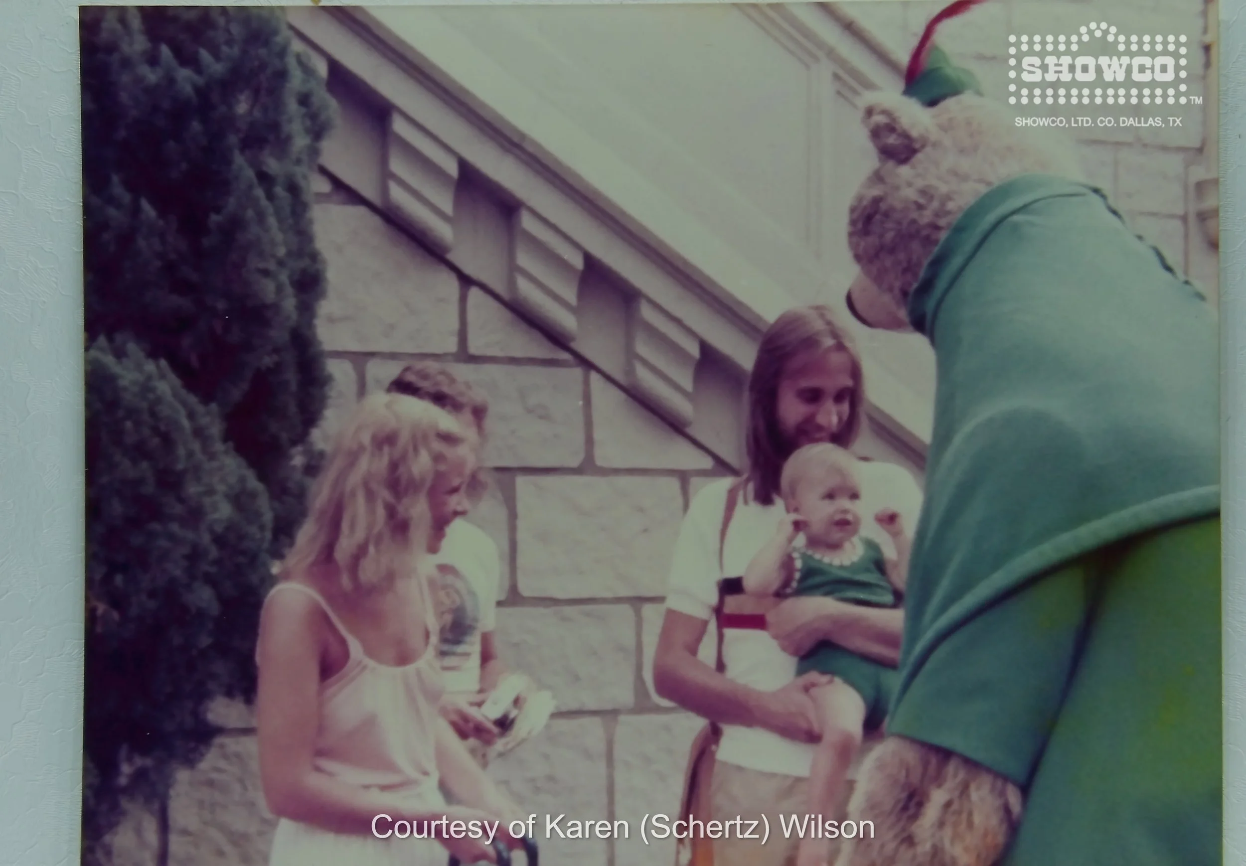 MIKE RUTHERFORD FAMILY DISNEYLAND GENESIS (2).JPG