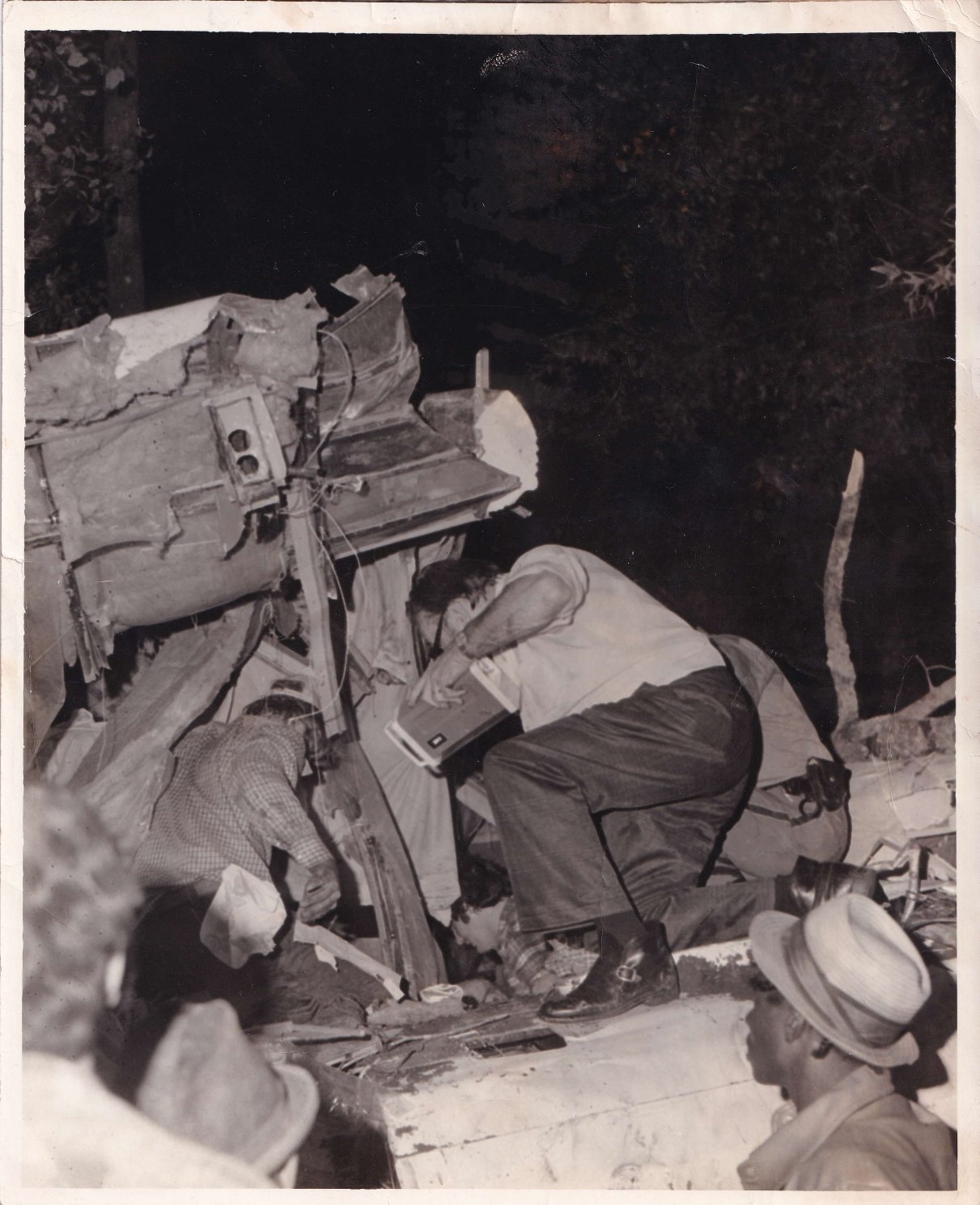 LYNYRD SKYNYRD CRASH PHOTOS (1)_page-0001.jpg