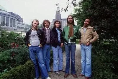 GENESIS PHIL SHOWCO SHIRT 1970S (2).jpg