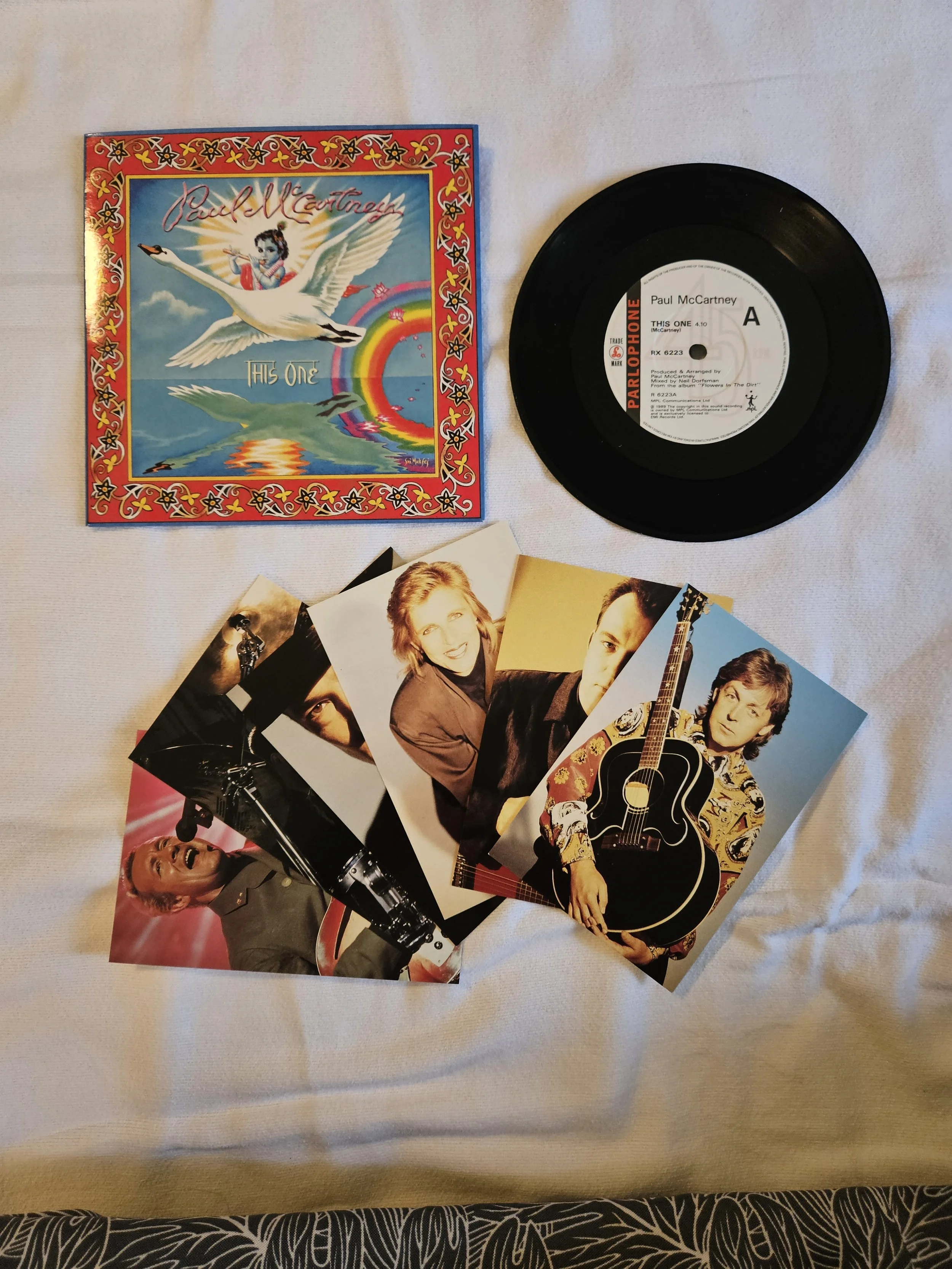 MCCARTNEY GIFT THIS ONE 1.jpg