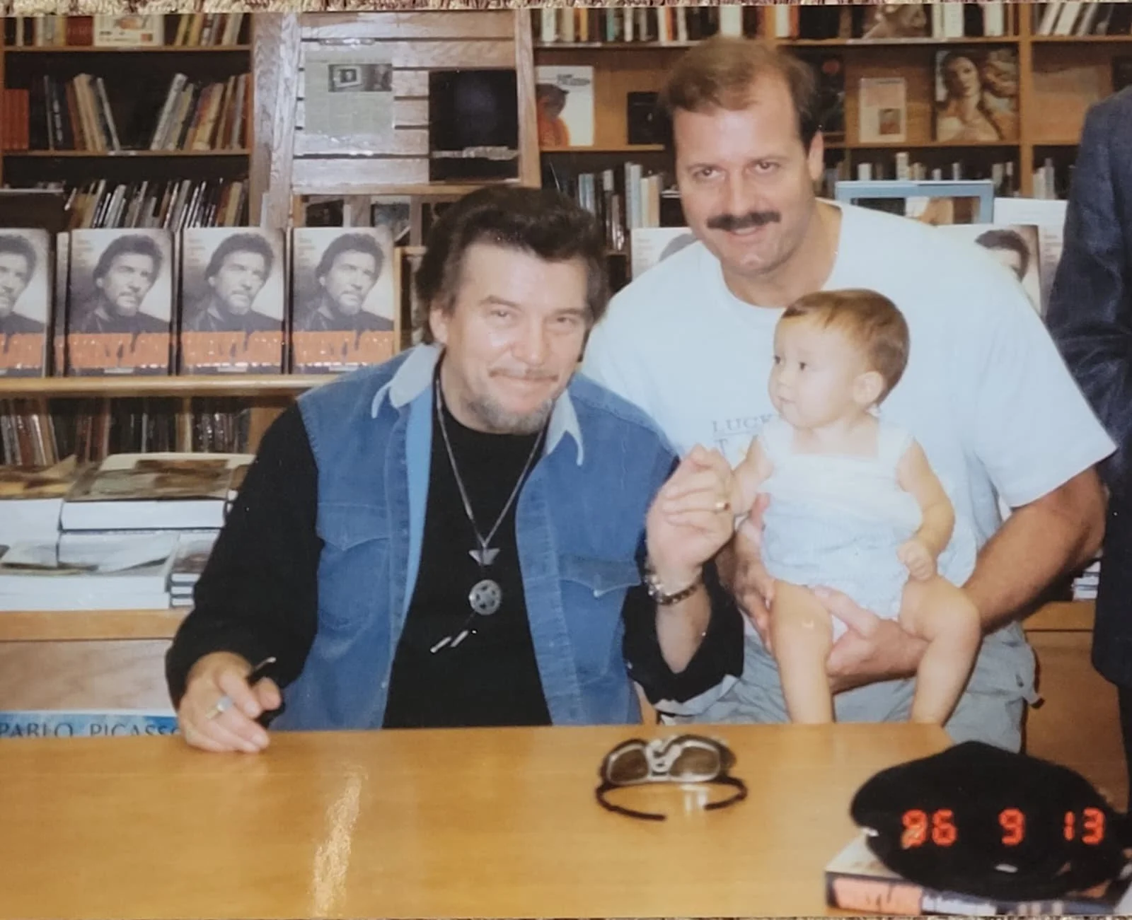 Waylon Jennings, Blake & daughter Nicolette (8mo.) - 9-13-1996 @Book signing