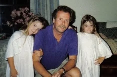 Alan Owen and girls.jpg