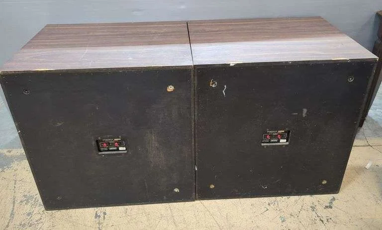 SHOWCO-SPEAKERS-5.jpeg