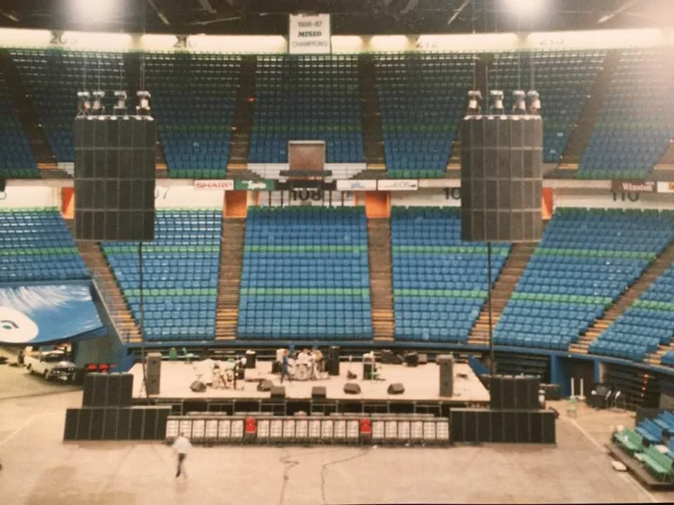 Showco Prism system test at Reunion Arena, 1985.