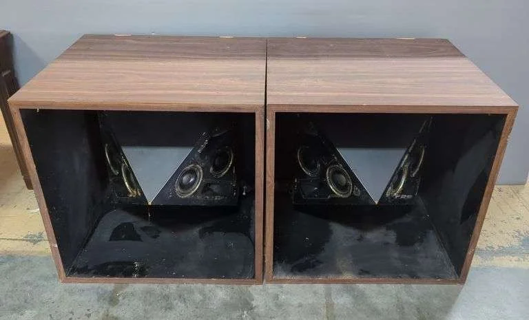 SHOWCO-SPEAKERS-4.jpeg