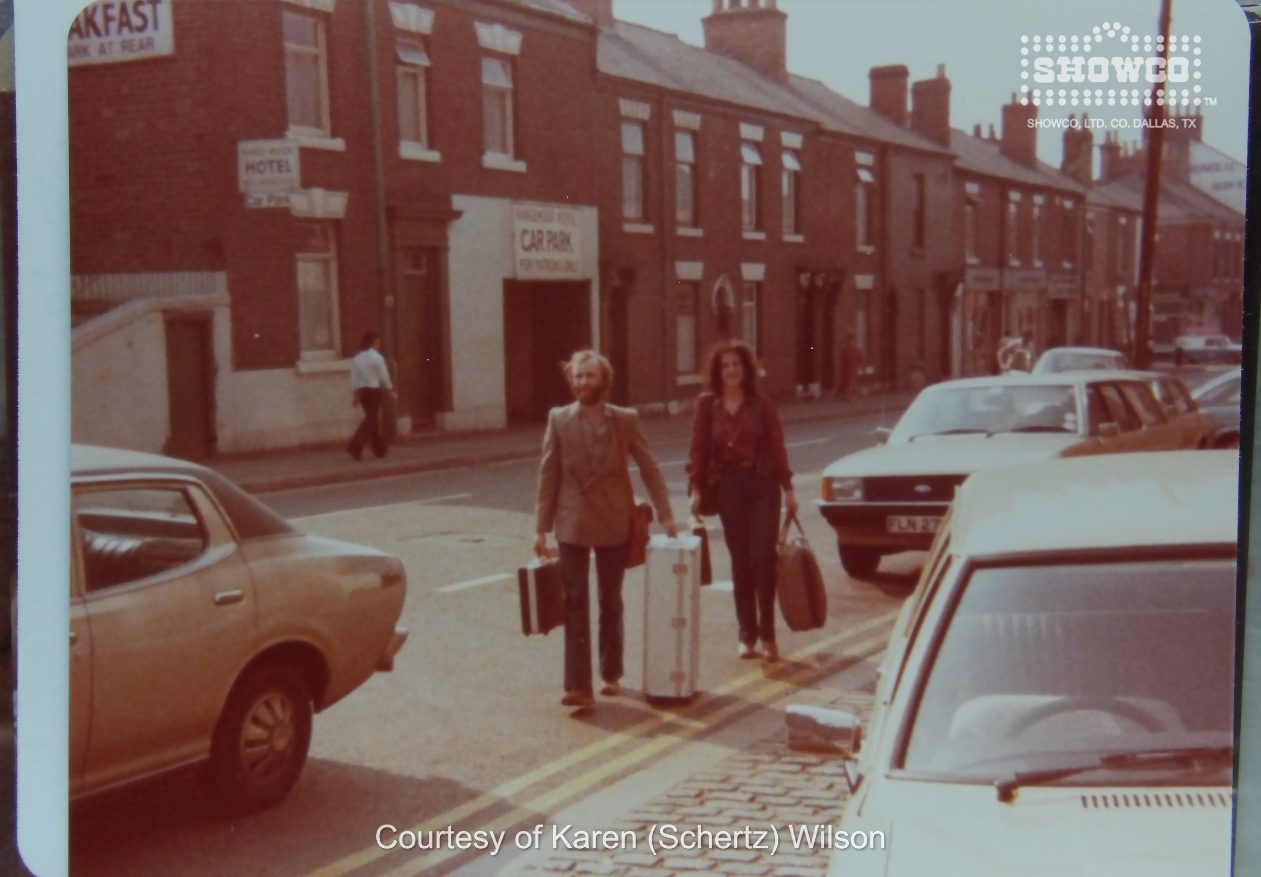 PHIL COLLINS 1976 SUITCASES (1).JPG