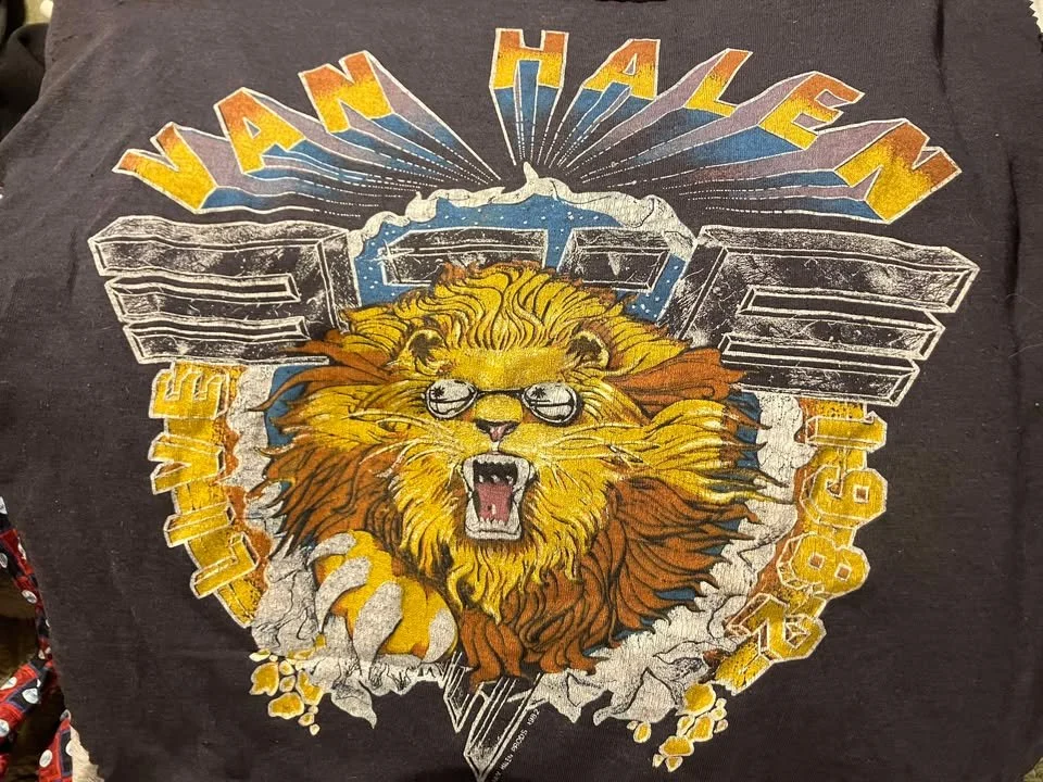 VAN HALEN LION TEE-GL.jpg