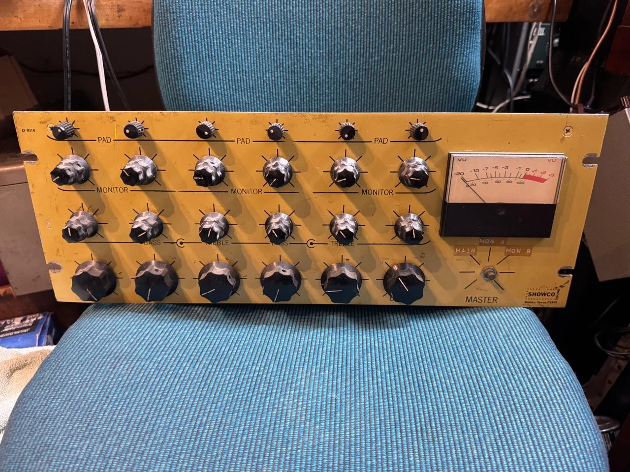 1977 Showco 6‑channel rack mount mixer-HERG-1