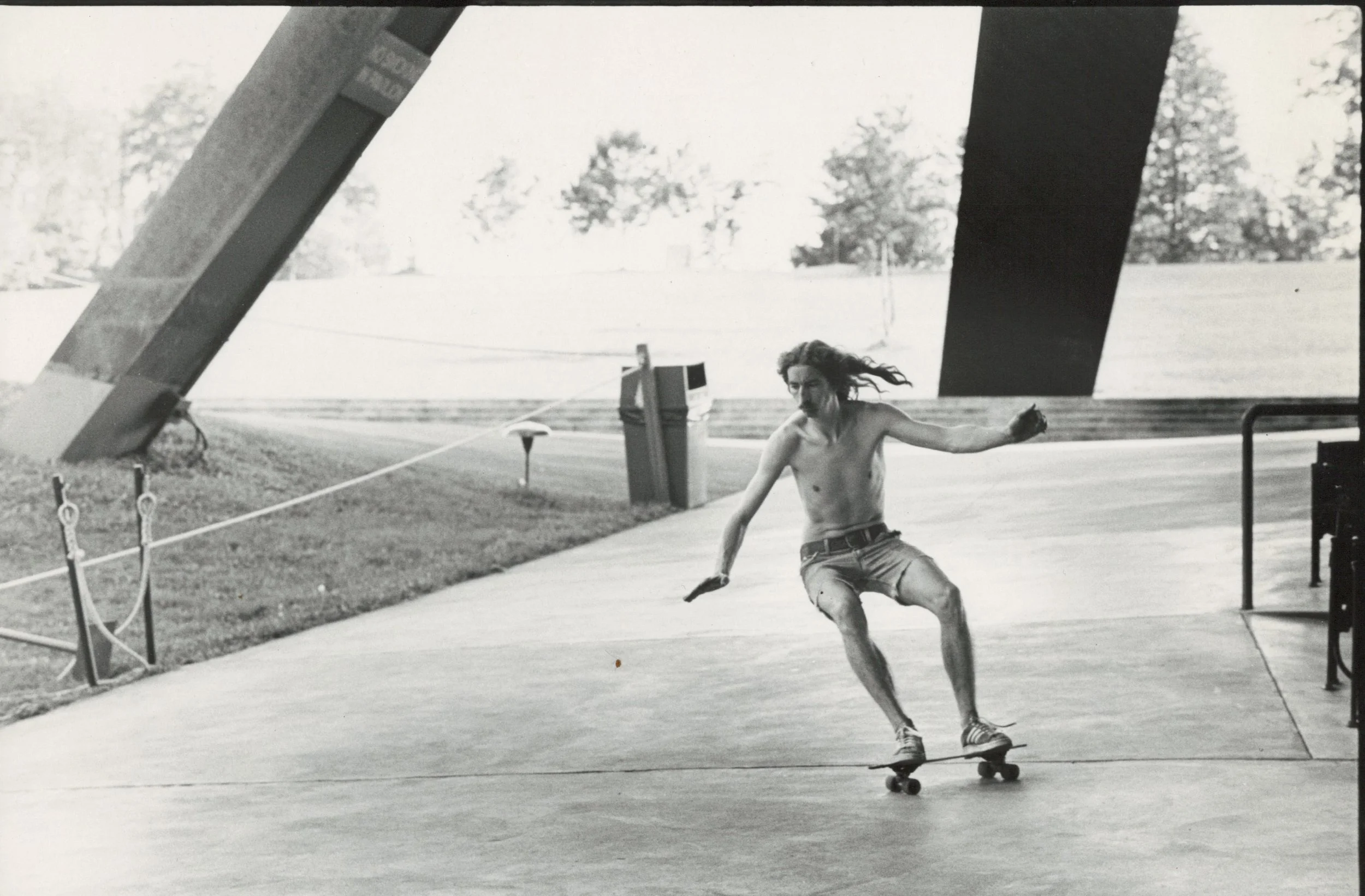 Rance Caldwell skateboarding on '77 tour Blossom Amphitheatre - 📸Joseph Bernstein