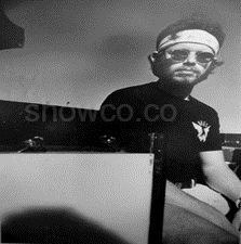 Snyder-in WINGS shirt.png