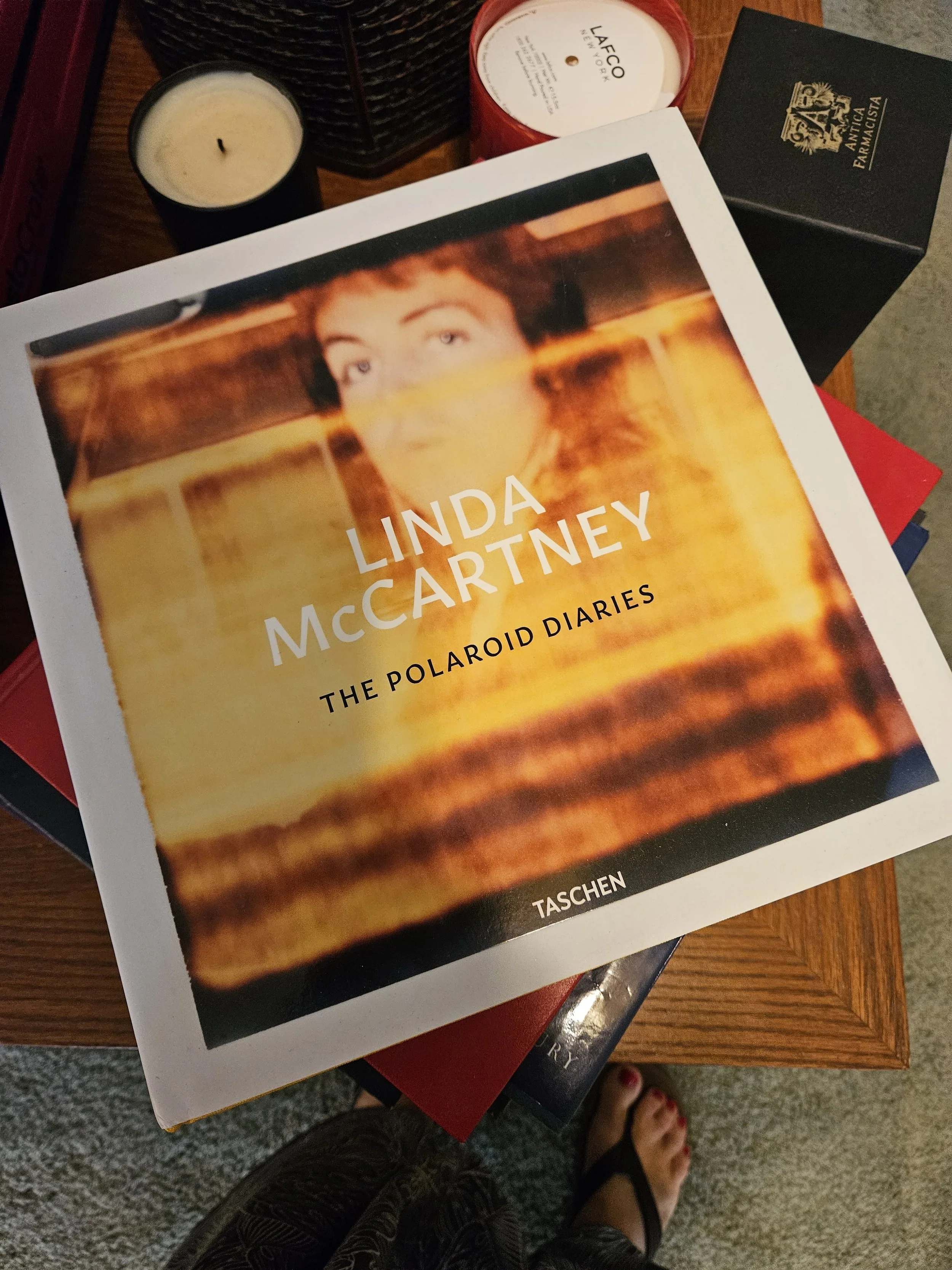 LINDA MCCARTNEY-BOOK-SIGNED-MP (3).jpg
