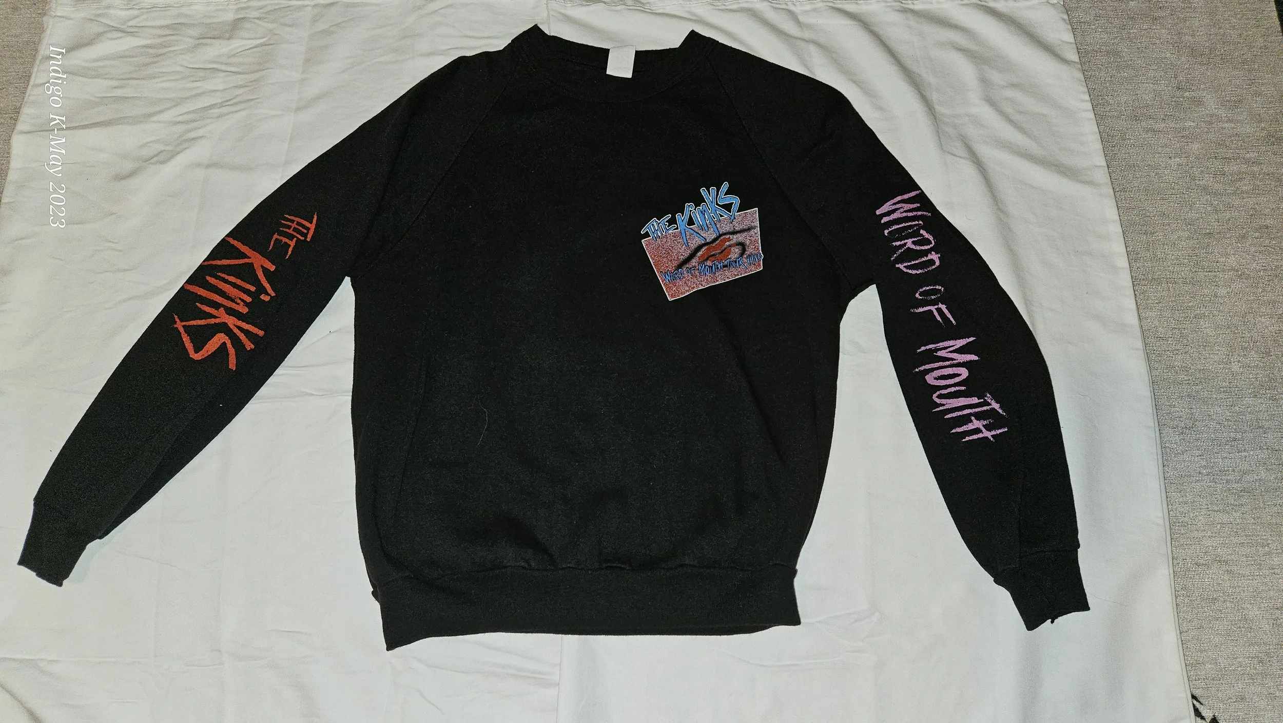 KINKS SWEAT CHEST FRONT WOM TOUR.jpg