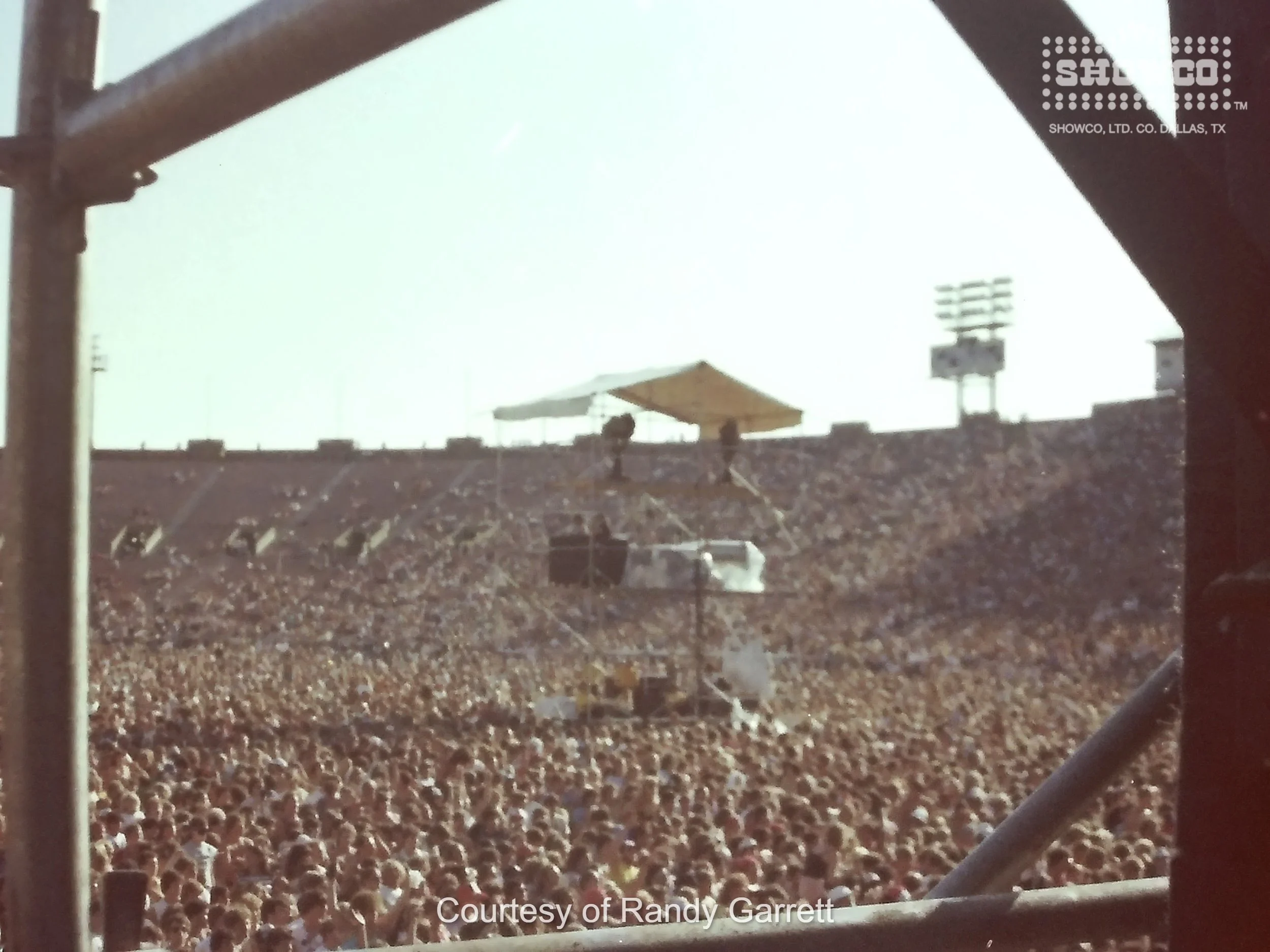 GENESIS 1982 (37).jpg