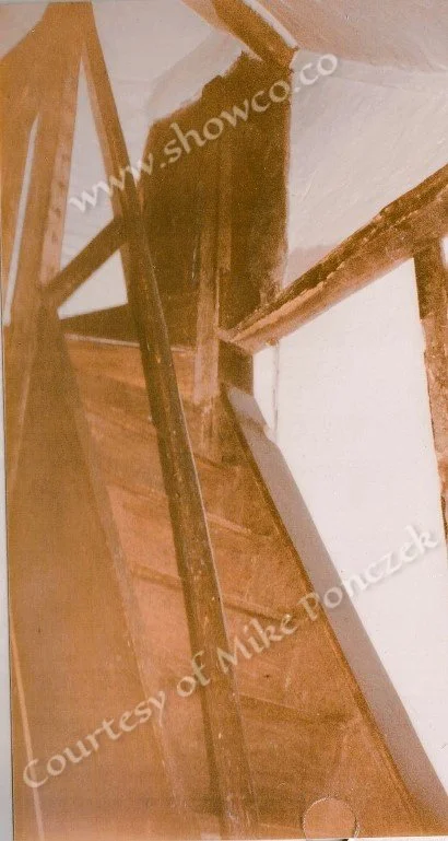 THE FARM_9 STAIRWELL.jpg