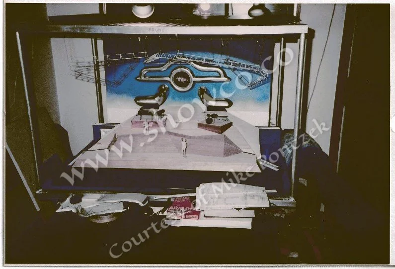 HONEY DRIPPERS MINI STAGE.jpg