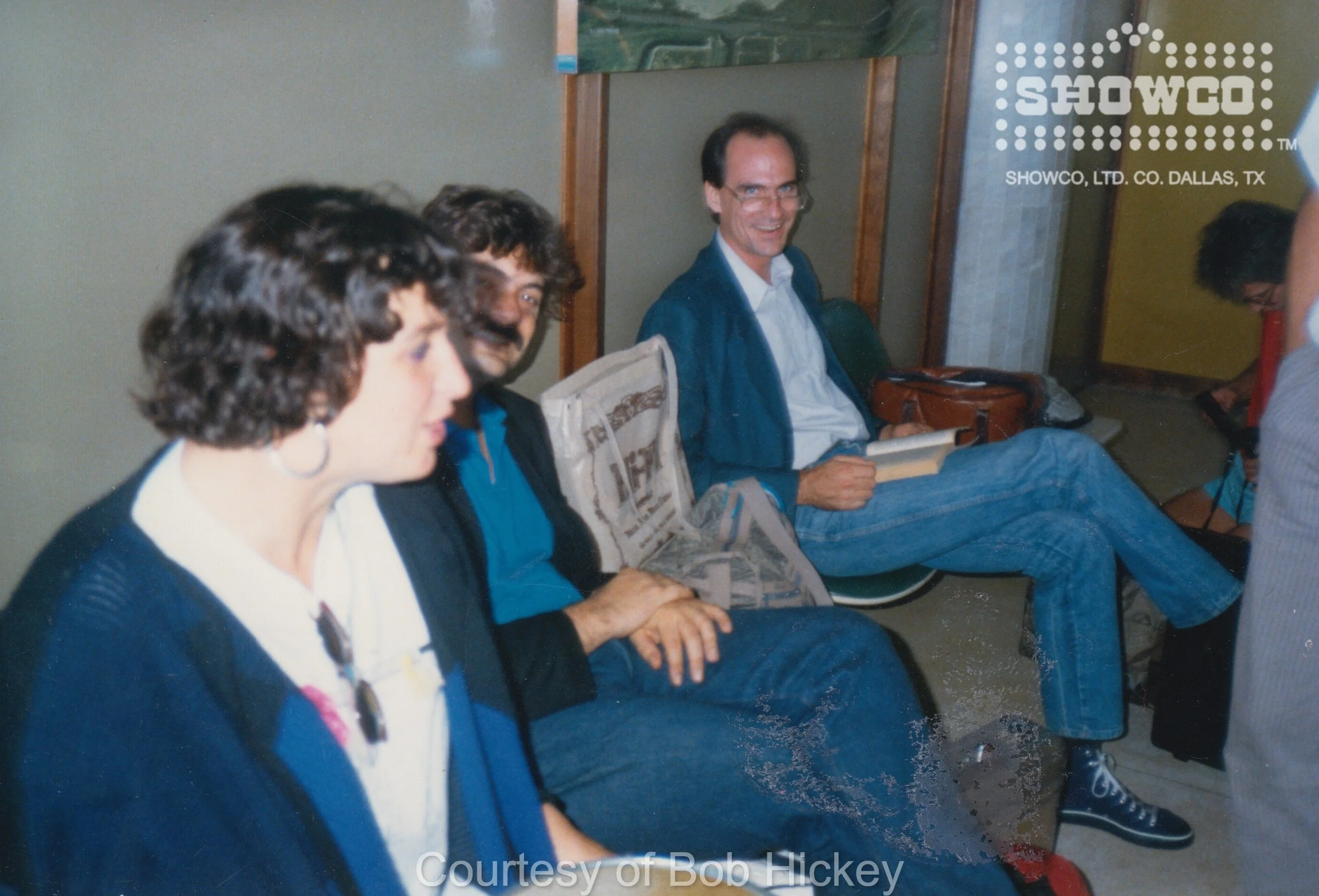 TAYLOR BOB GIRL AIRPORT.jpg