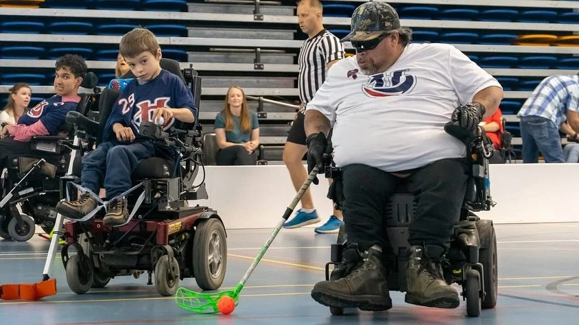 📸 Some highlights from the Alberta Powerchair Hockey Tournament!

A huge thank you again to all the volunteers, refs, athletes, families, and supporters who made this event possible. 🏒🔥