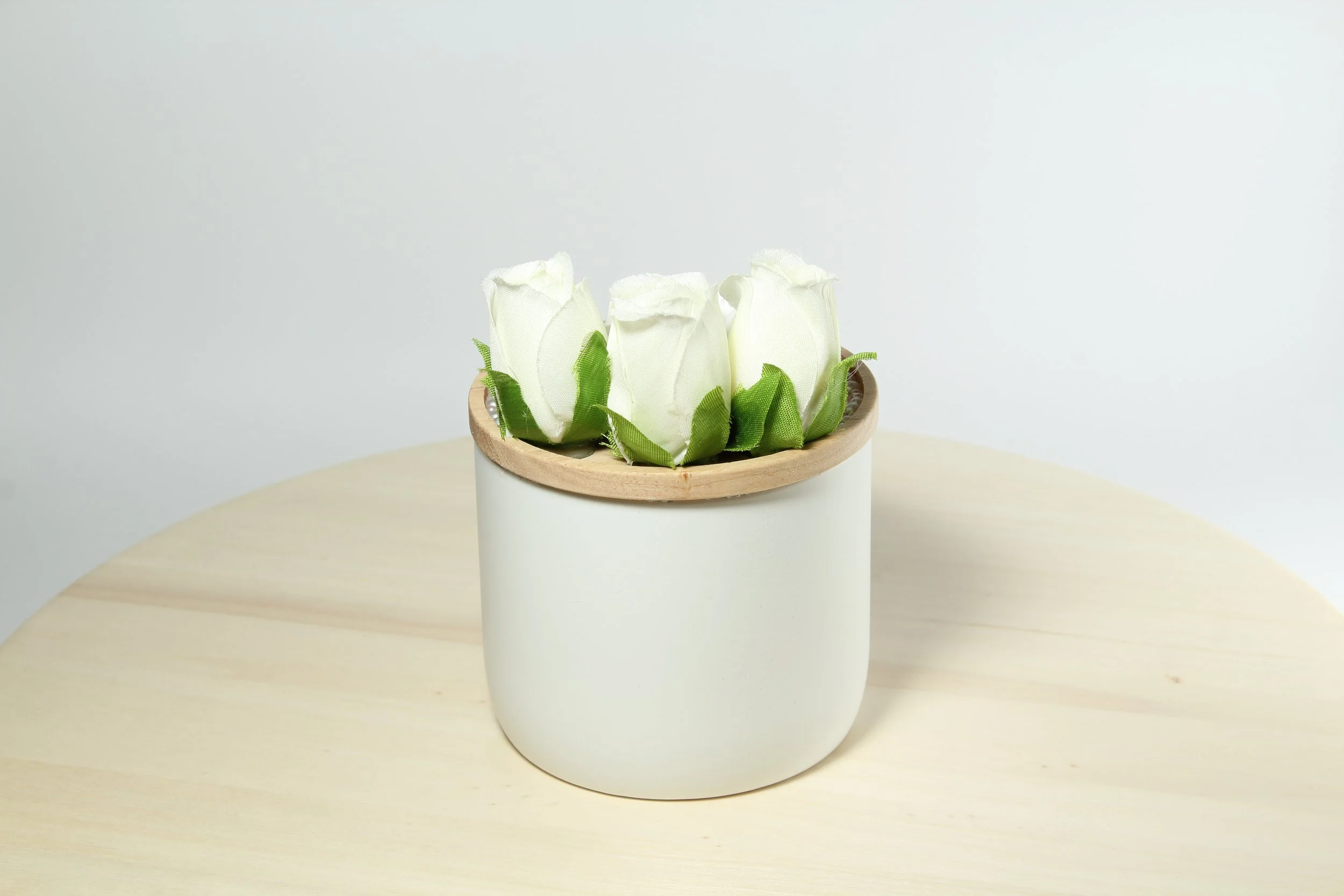 White Confidence123.JPG