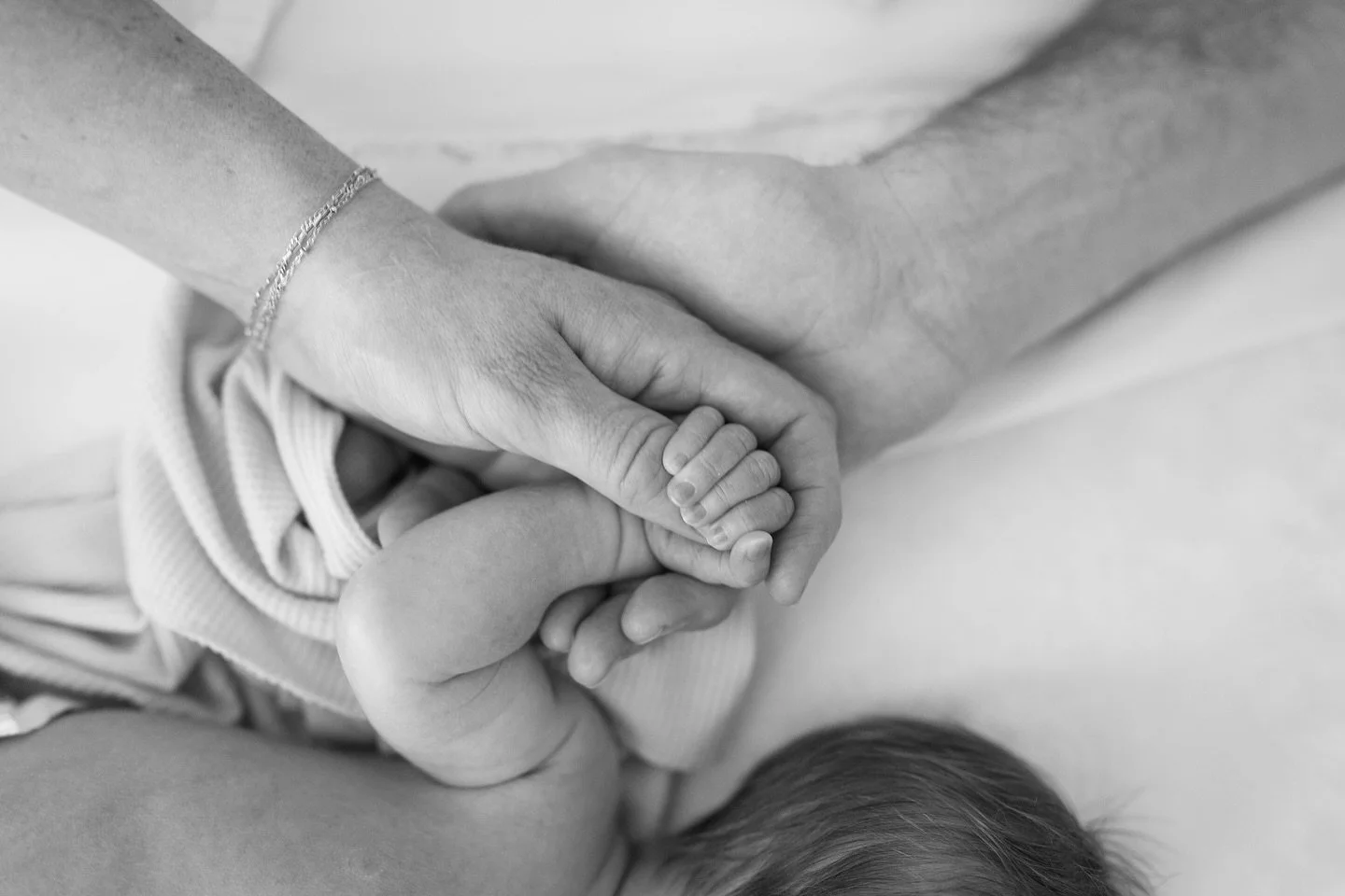 Black &amp; whites are always my favorite. Scroll to see just how silly this beautiful family can be!