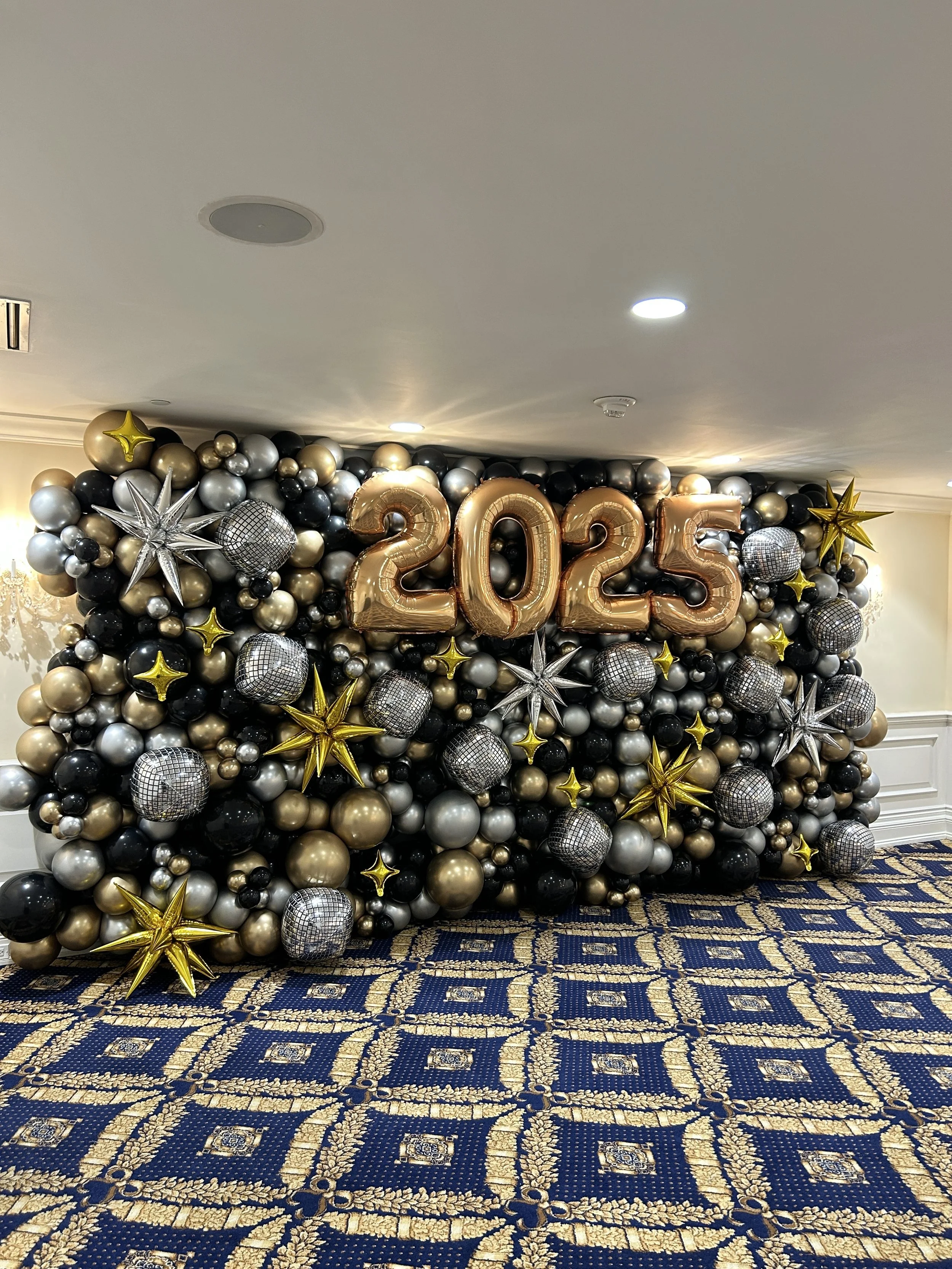 NYE Balloon Wall Large.jpg