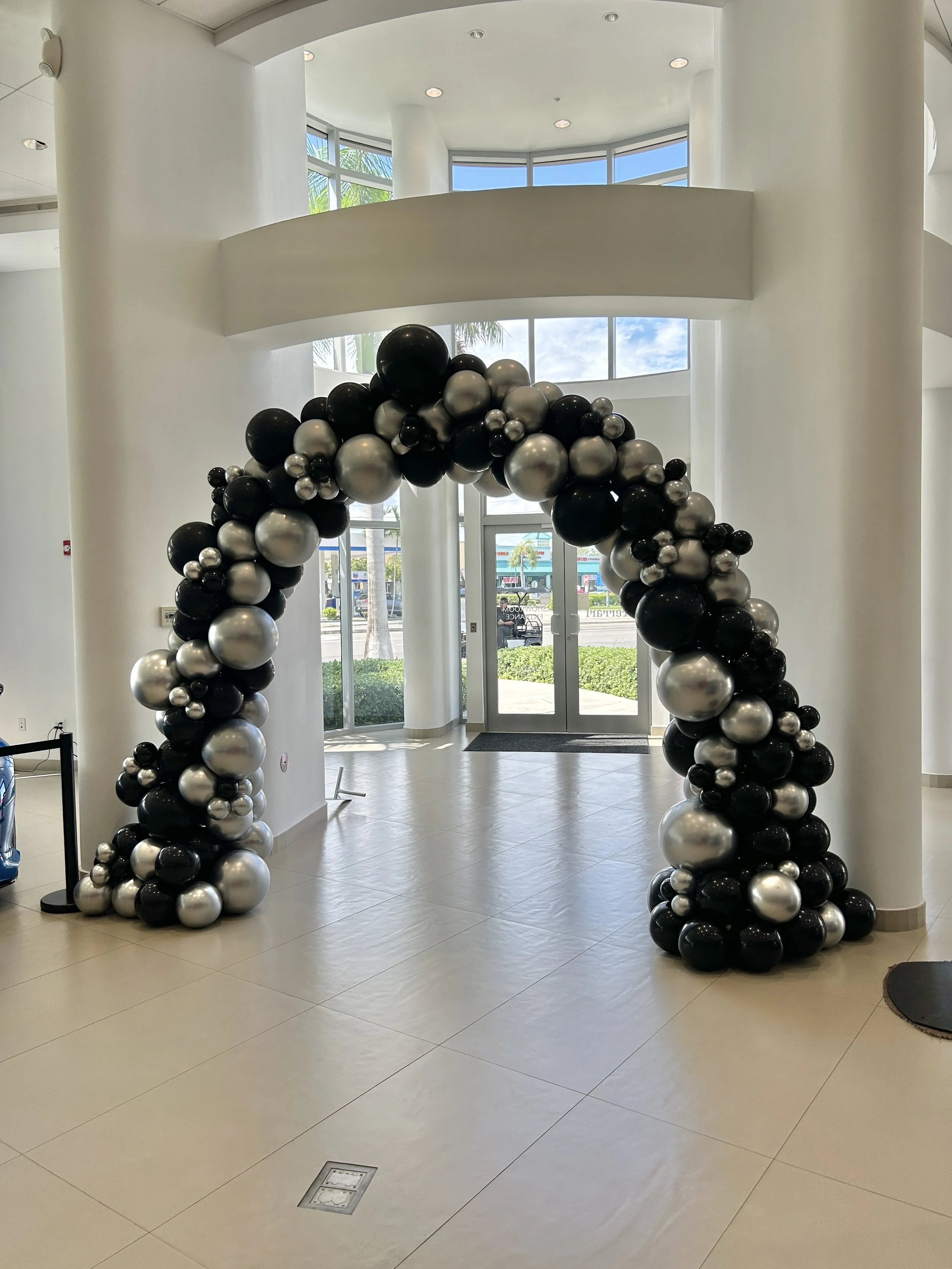 NYE Balloon Arch.jpg